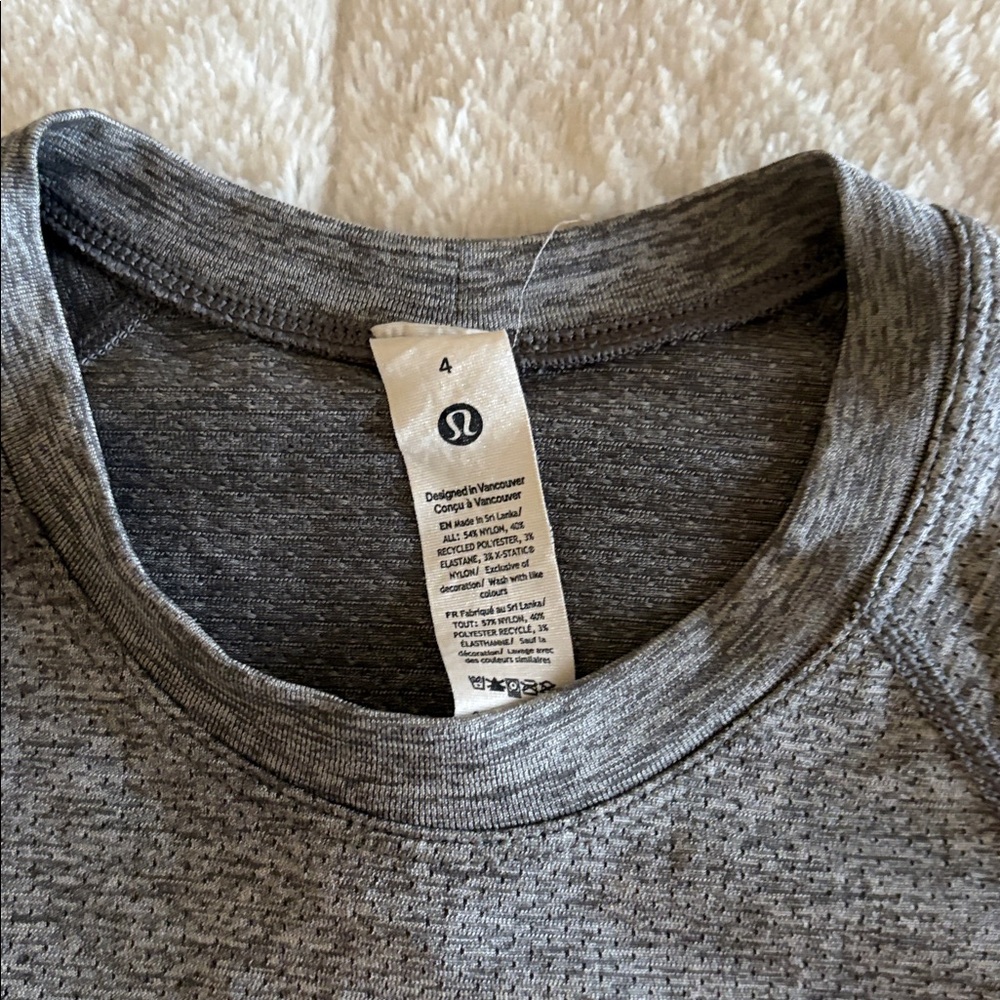 Grey Lululemon Cropped Swiftly Tech Short Sleeve 2.0 - Picture 2 of 4